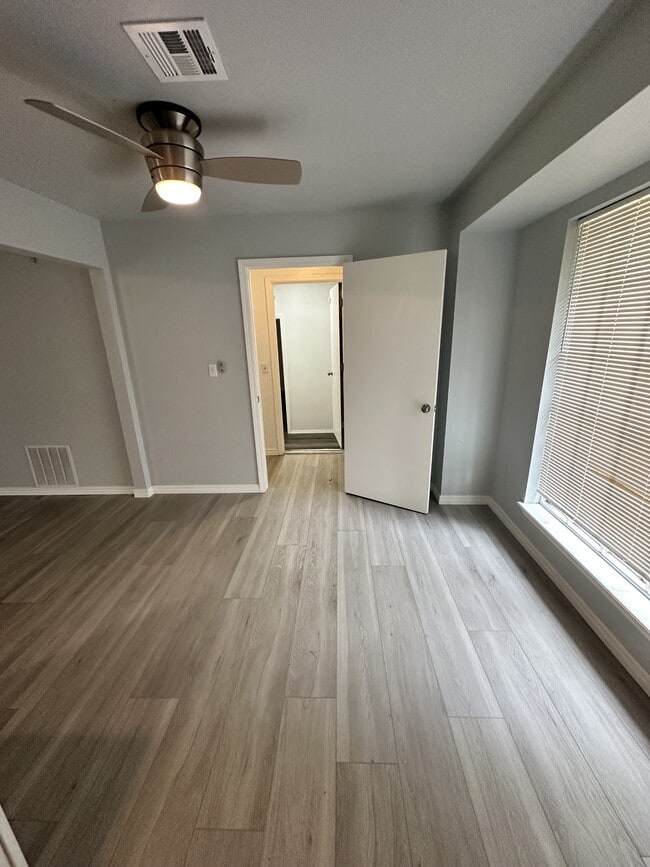 Building Photo - 1100 SW 81st St