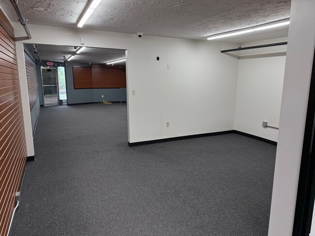 Building Photo - 590 Summer St