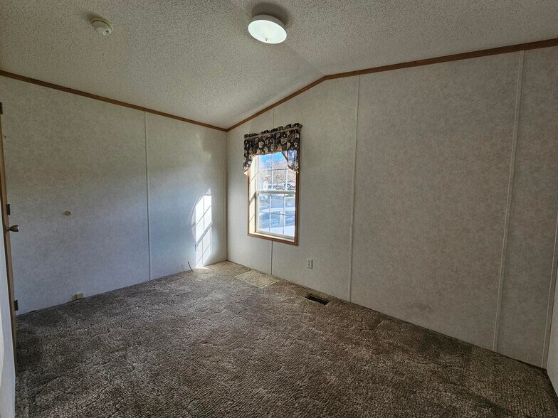 Building Photo - 45 Sunnyfield Dr