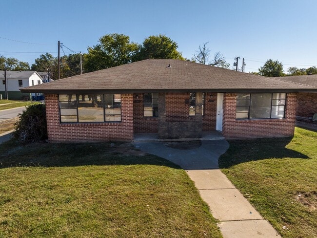 Building Photo - SF-066-601 &amp; 603 South 16th Street Duplex