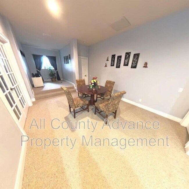 Building Photo - 2679 Lakebreeze Ln