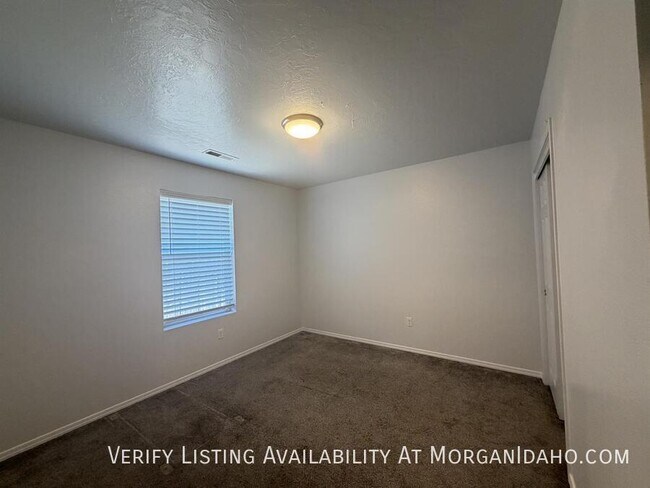 Building Photo - 7690 E Willard Dr
