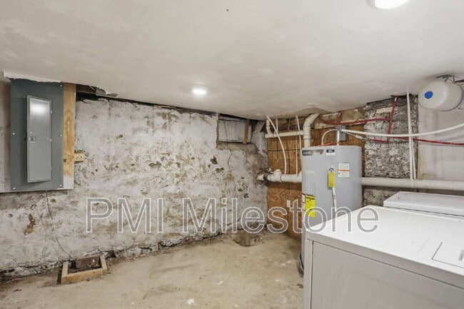 Building Photo - 316 N High St