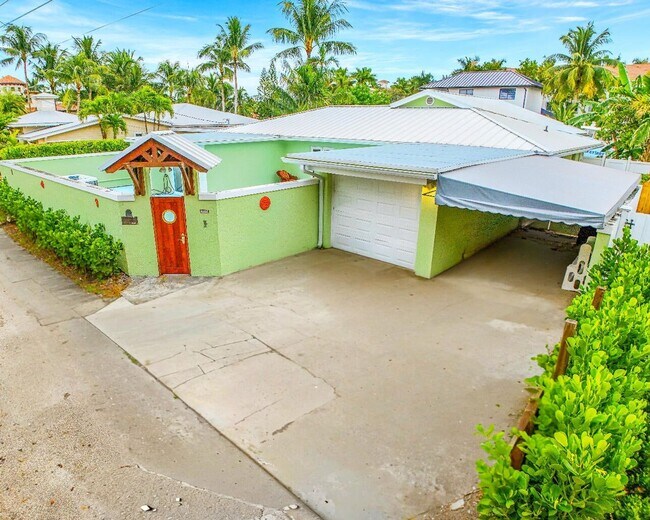 Building Photo - 810 Bamboo Ln