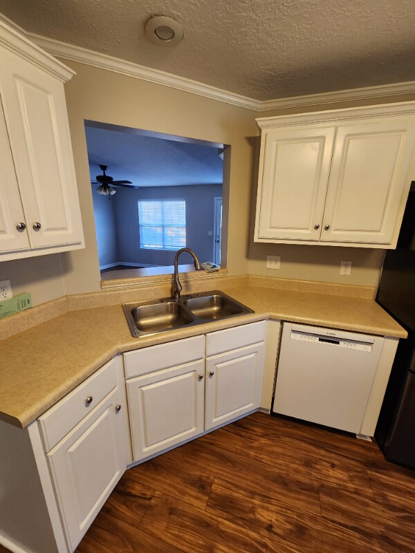 Building Photo - 713 Cannock Loop