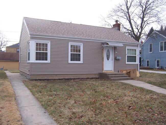 Front of House - 341 E Gauer Cir