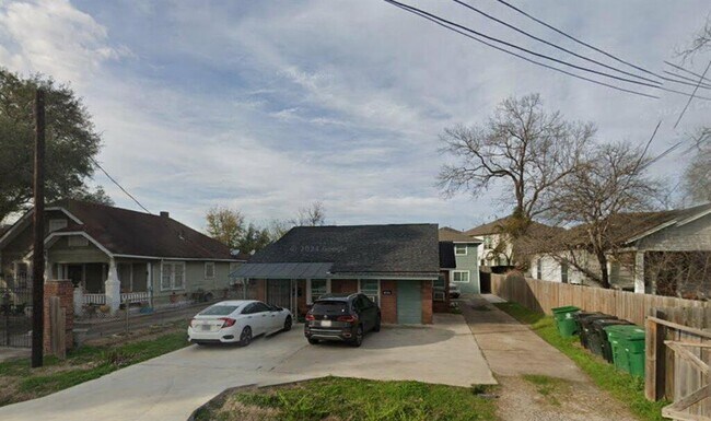 Primary Photo - 207 Frawley St