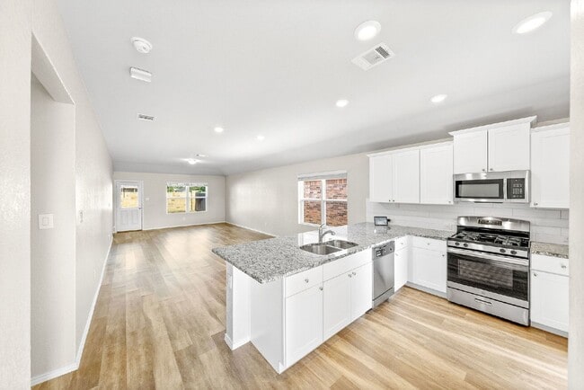 Building Photo - 3-Bed, 2-Bath Sanctuary Where Comfort Meets Charm