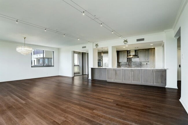 Building Photo - 49 Briar Hollow Ln