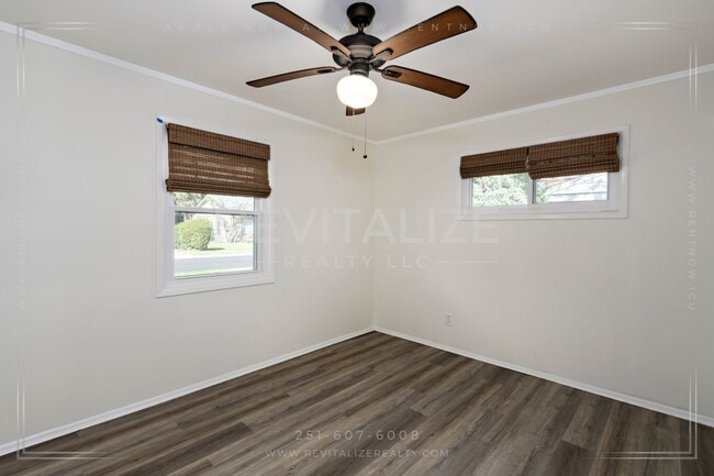 Building Photo - Perfect 3 Bd / 2 Ba Olde Towne Daphne Home!