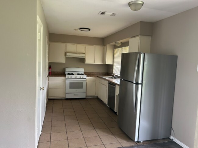 Building Photo - 3903 Tioga St