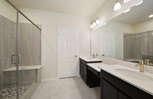 Building Photo - 8647 Cedardale Park Dr
