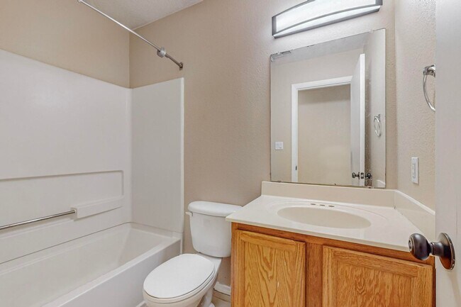 Building Photo - Southwest 3 Bedroom  2 Bath with  2 car Ga...