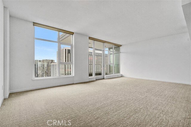 Building Photo - 411 W Seaside Way