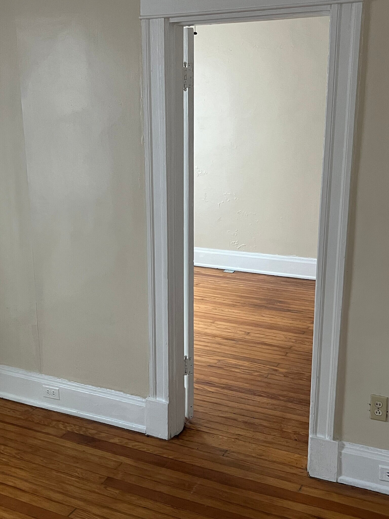 Building Photo - 3740 Edwards Rd