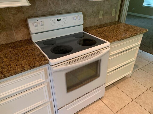 Building Photo - 14607 Heritage Dr