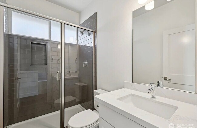 Building Photo - 5259 Brooklyn Ave NE