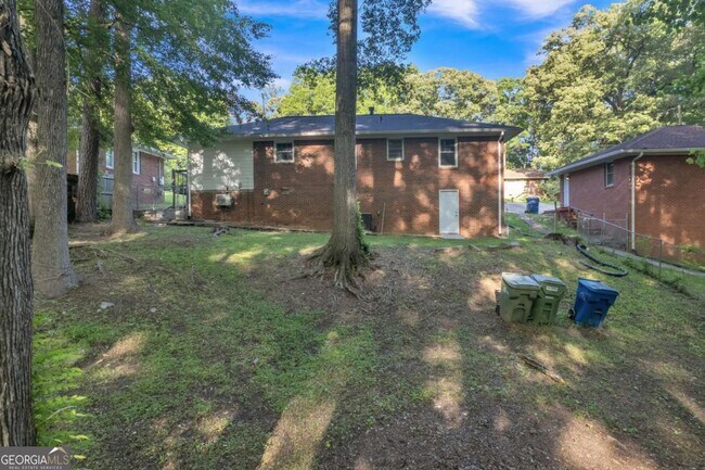 Building Photo - 2773 Fairlane Dr SE