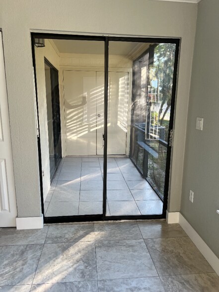 Building Photo - 10670 SW 156th Pl