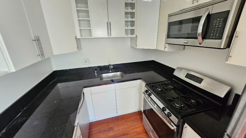 Primary Photo - 933 S Gramercy Dr