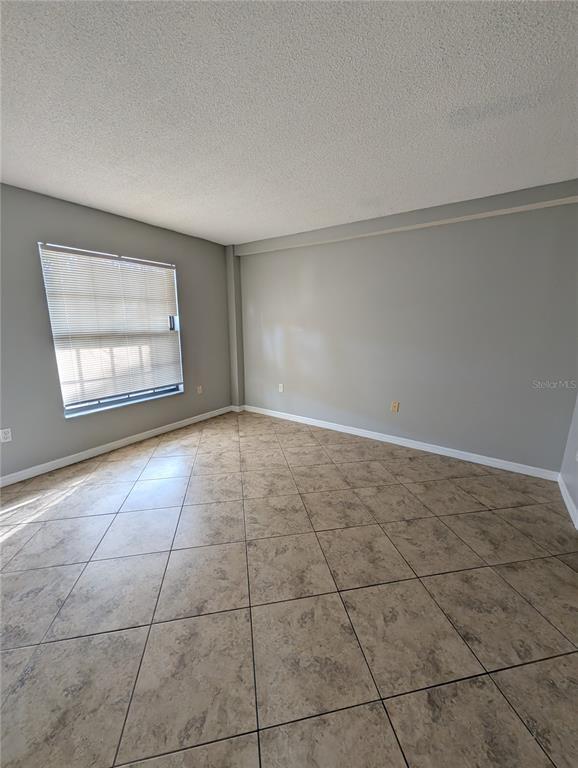 Building Photo - 5989 Village Cir S