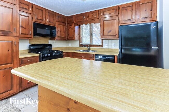 Building Photo - 1548 Stoneleigh Way