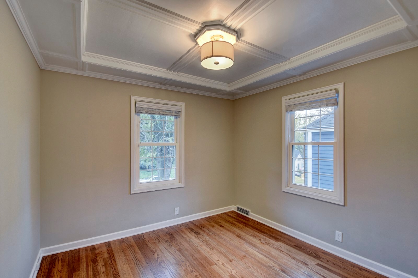 Intricate wood ceiling! - 5210 Rees St