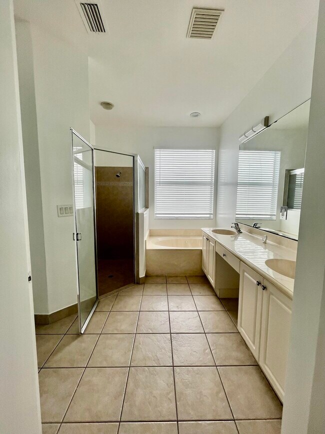 Building Photo - 325 Mulberry Grove Rd