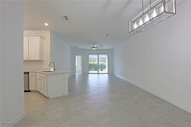 Building Photo - 20665 Hazelnut Ct