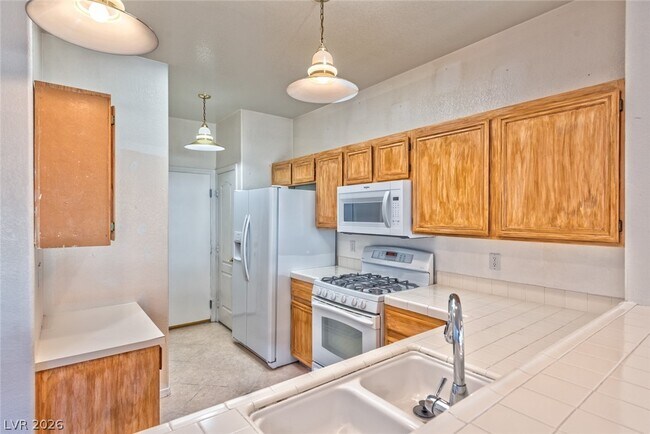 Building Photo - 5920 Greenery View Ln