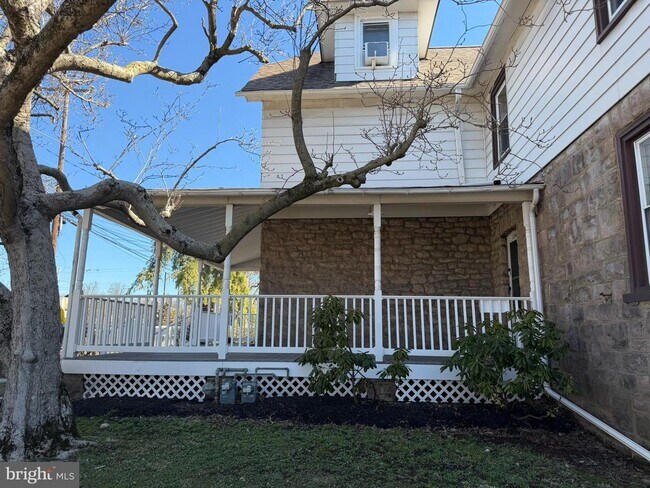 Building Photo - 124 W Butler Pike