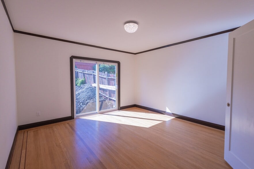 Building Photo - 212 Tocoloma Ave