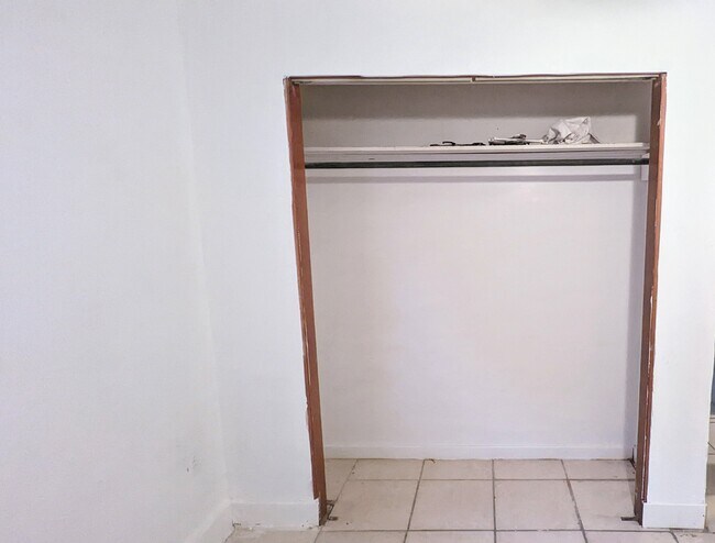 Bedroom 1 Closet - 2919 Gillespie Ave