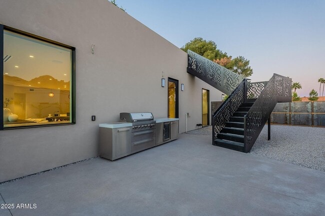 Building Photo - 5910 N 45th St