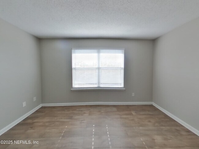 Building Photo - 11507 Otters Den Ct E