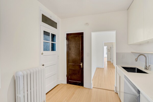 Building Photo - 847 S Humphrey Ave