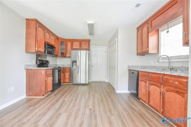 Building Photo - 136 Populus Dr