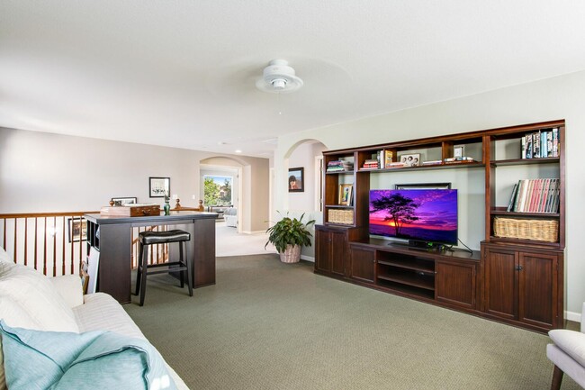 Building Photo - Spacious 4 Bed, 3 Bath House in Johnstown!