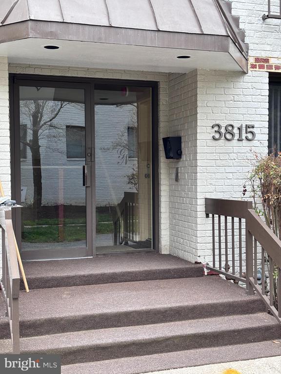 Building Photo - 3815 Davis Pl NW