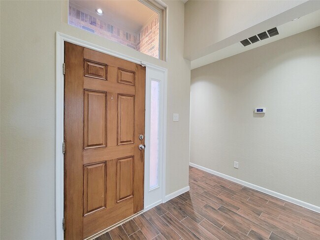 Building Photo - 3007 Meadow Prairie St