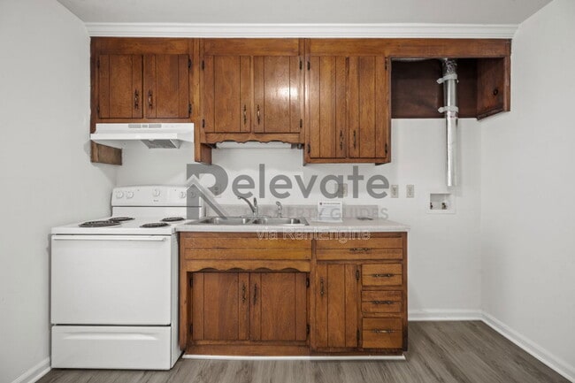 Building Photo - 402 Dupuy Ave