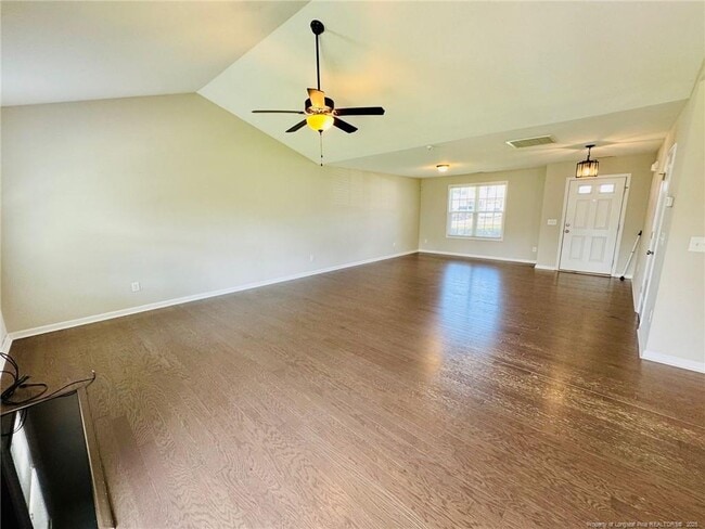 Building Photo - 843 Screech Owl Dr
