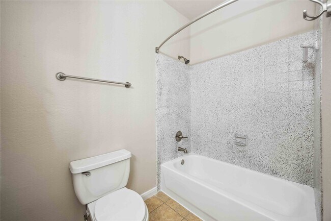 Building Photo - 2255 Braeswood Park Dr