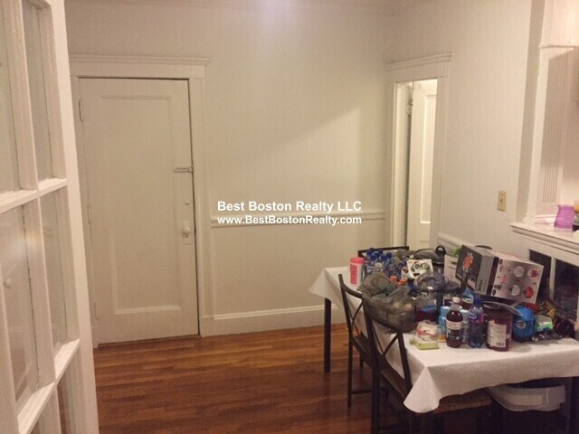 Building Photo - 11 Gray St