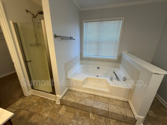 Building Photo - 1528 St Dunstans Rd