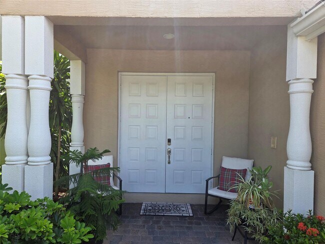 Building Photo - 383 Berenger Walk