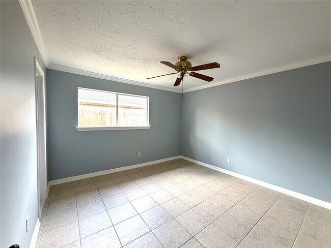 Building Photo - 718 Blue Rock Ct
