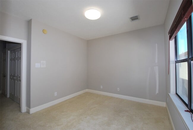 Building Photo - 2410 Dorrington St