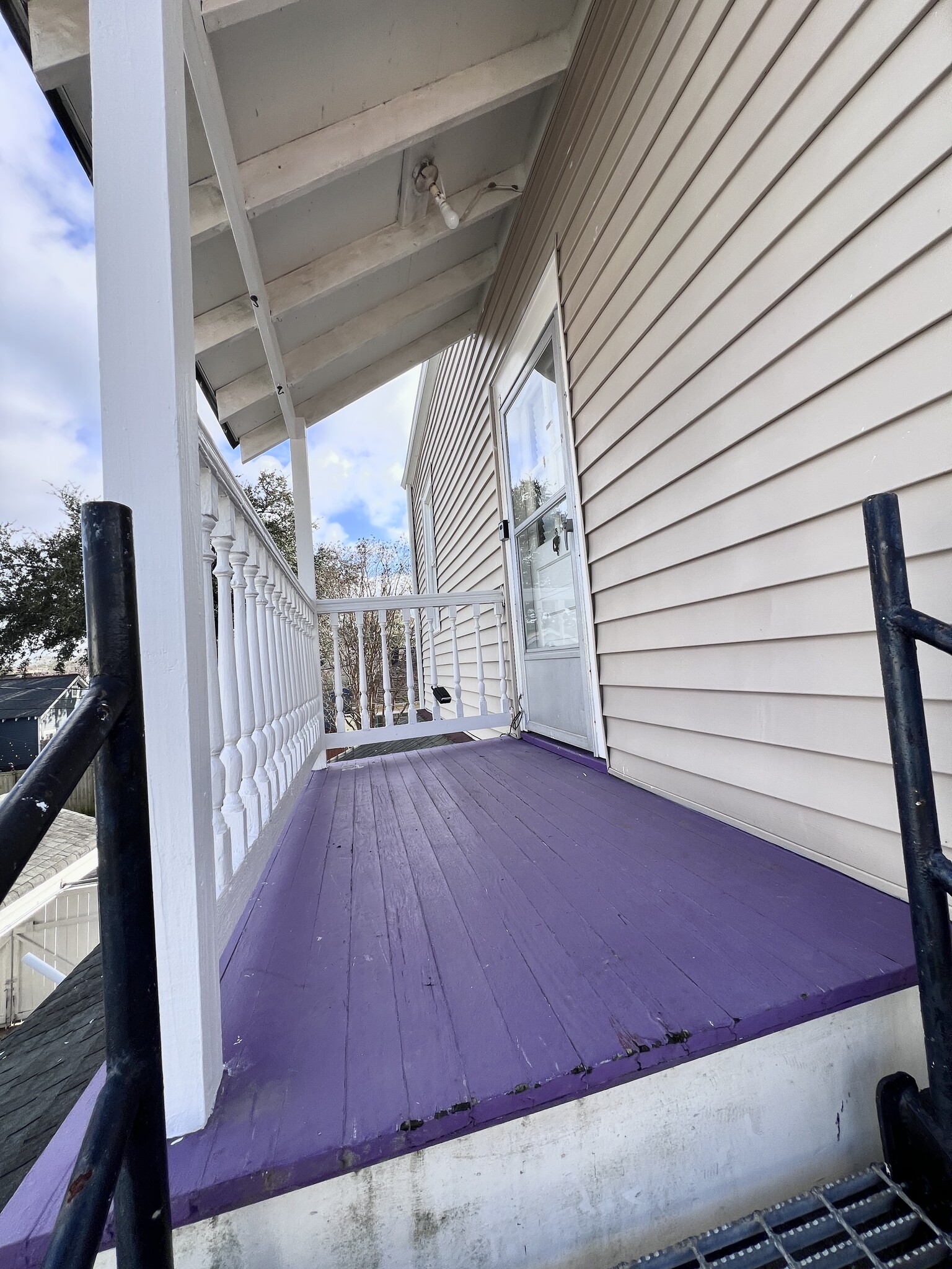 Building Photo - 548 Verret St