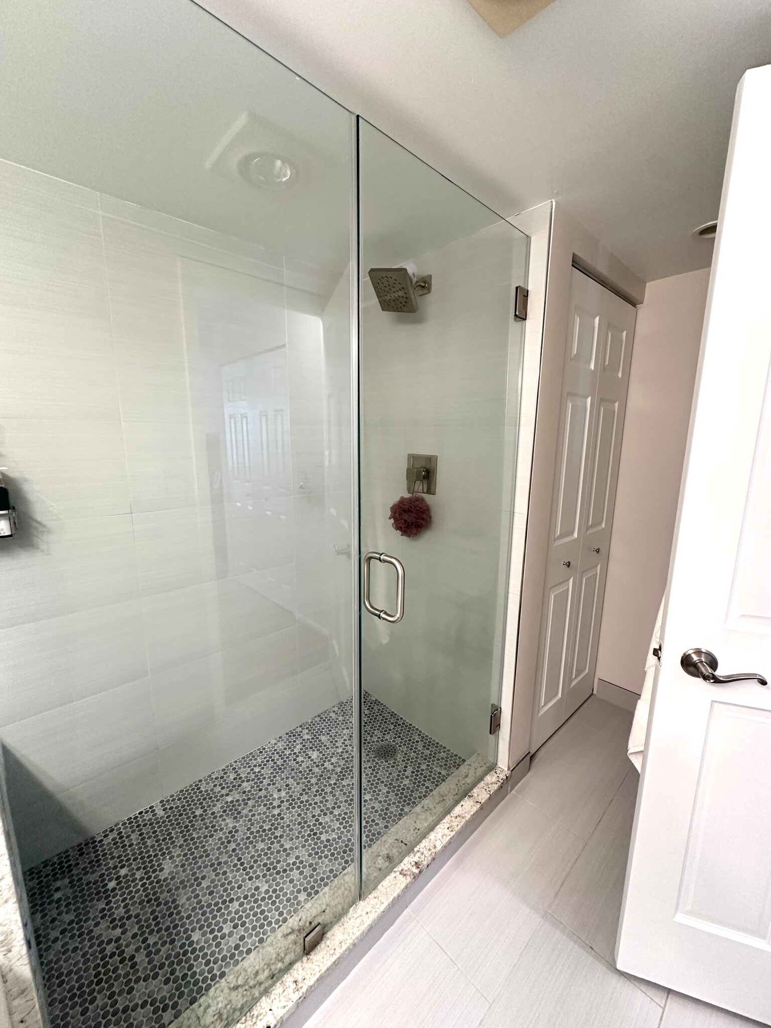 Primary bath - 2100 Langston Blvd